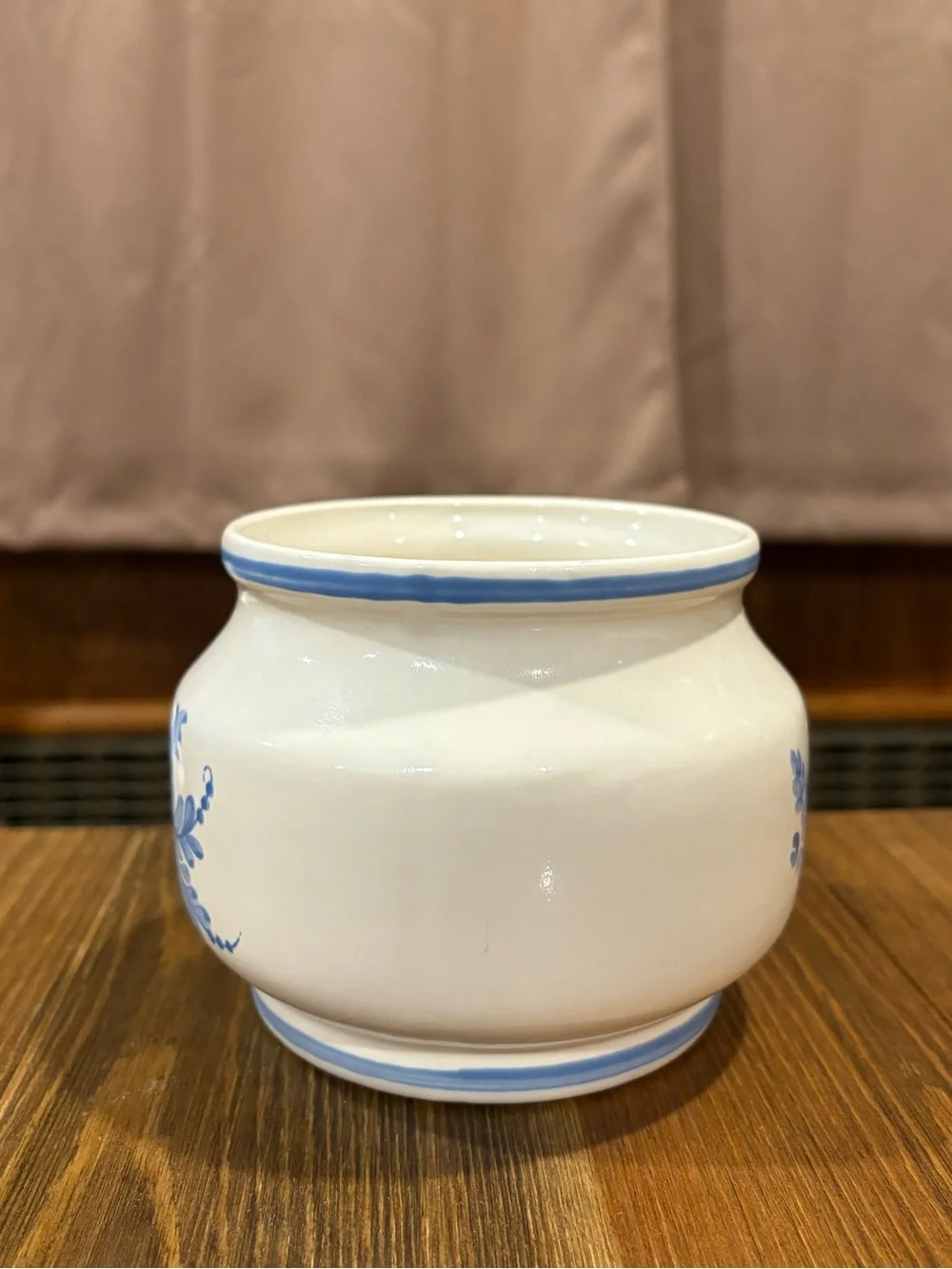Vintage 1981 FTD ceramic planter cream with blue flower design